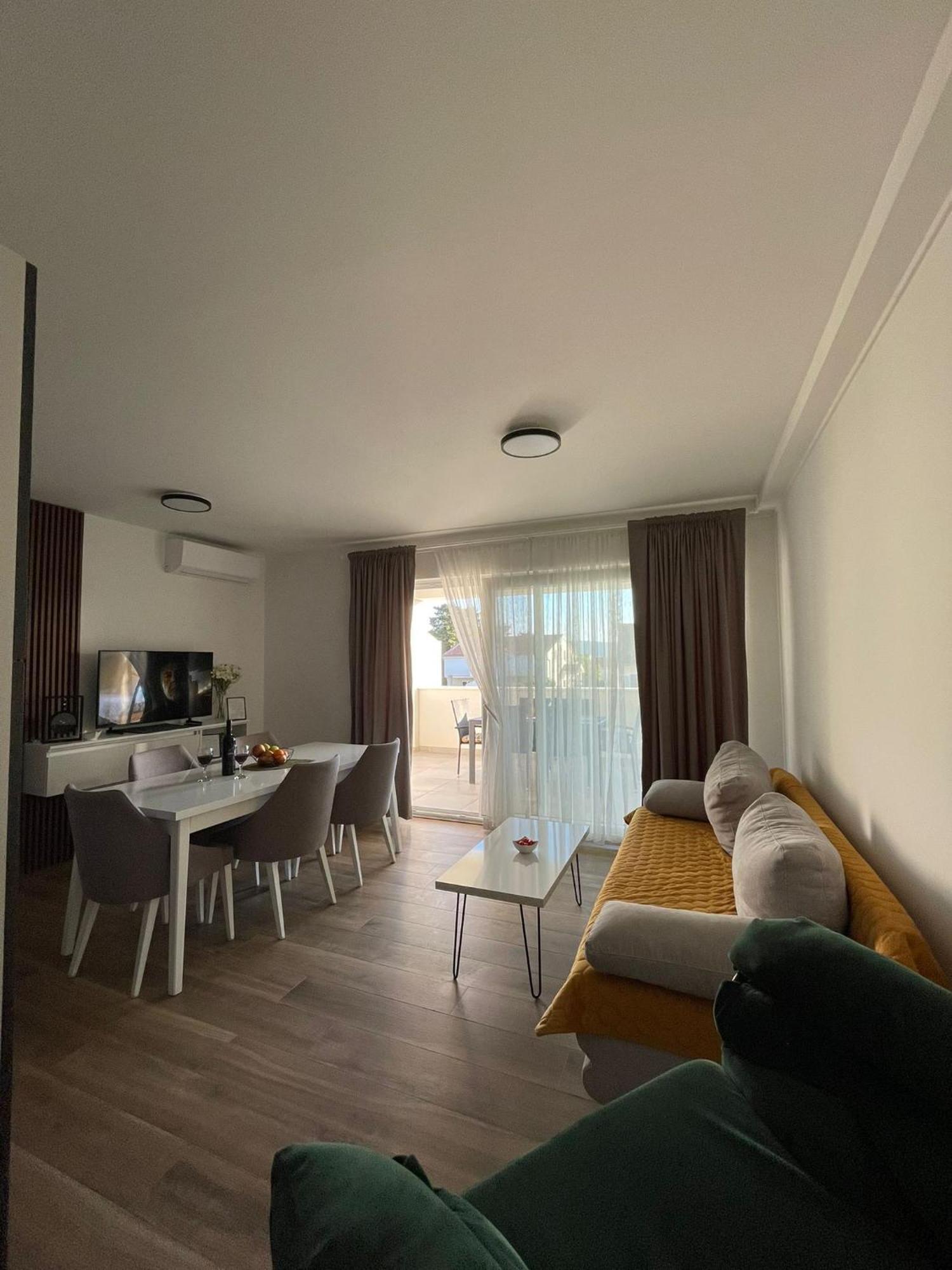 Stina Lägenhet Biograd Na Moru Exteriör bild